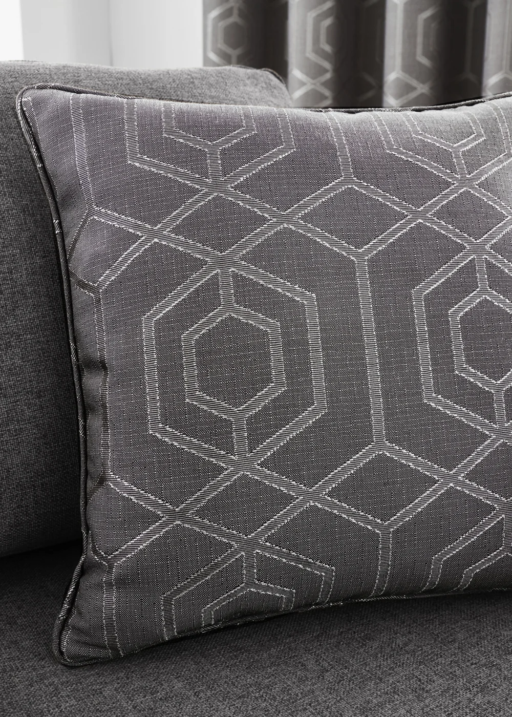Curtina Camberwell Cushion (43cm x 43cm) - One Size Image 1