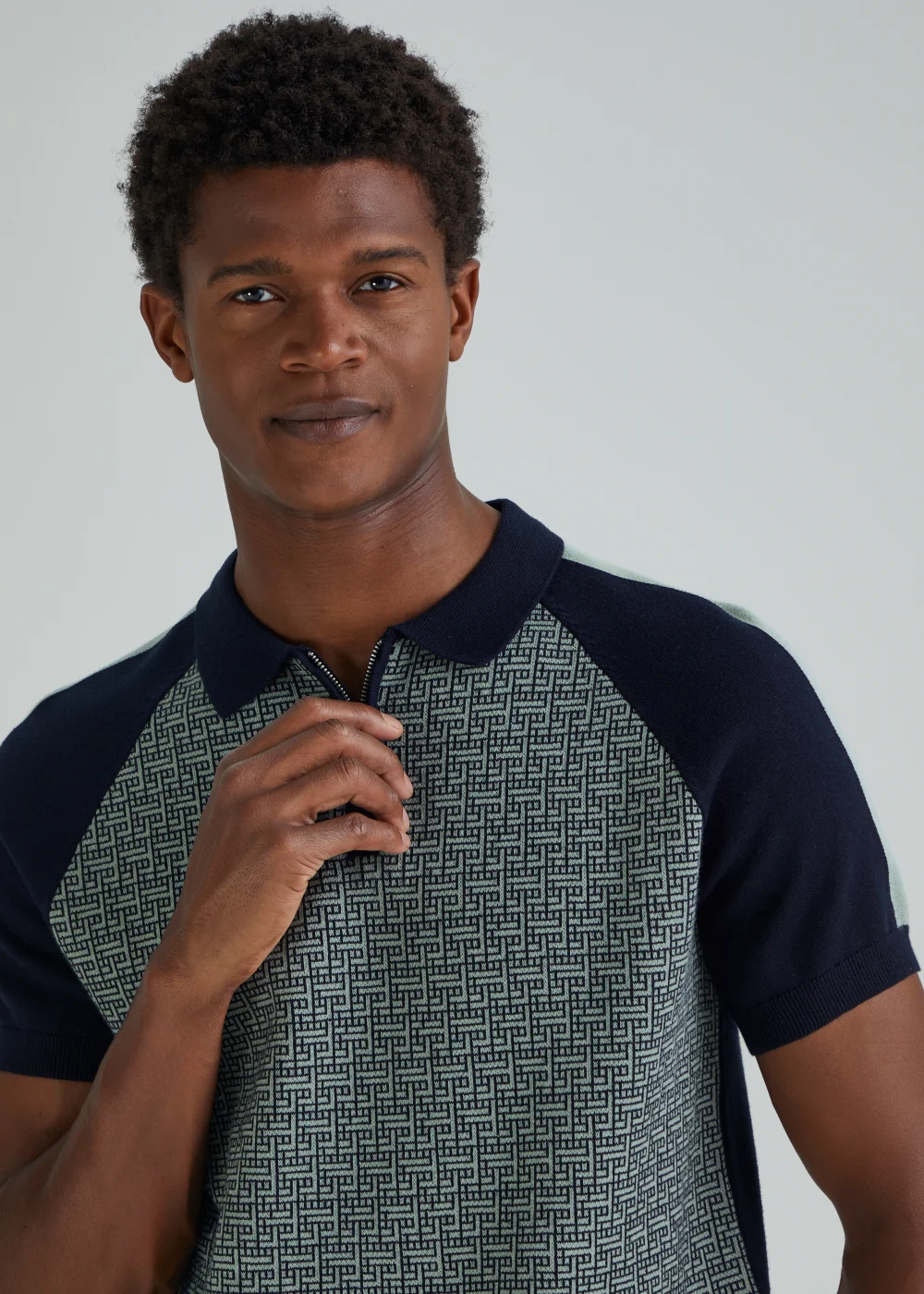 Sage Geometric Print Zip Up Polo Shirt - S Image 3