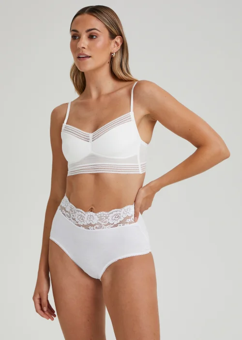 4 Pack Black & White Lace trim Full Knickers - 8 Image 1