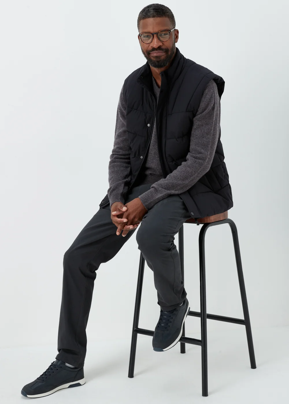 Lincoln Charcoal 100% Lambswool V Neck Jumper - Small Image 4