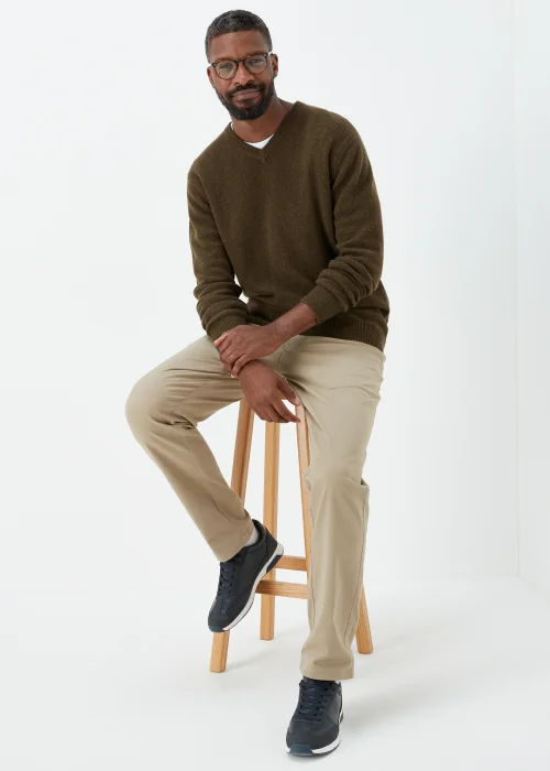 Lincoln Khaki 100% Lambswool V Neck Jumper - S Image 4