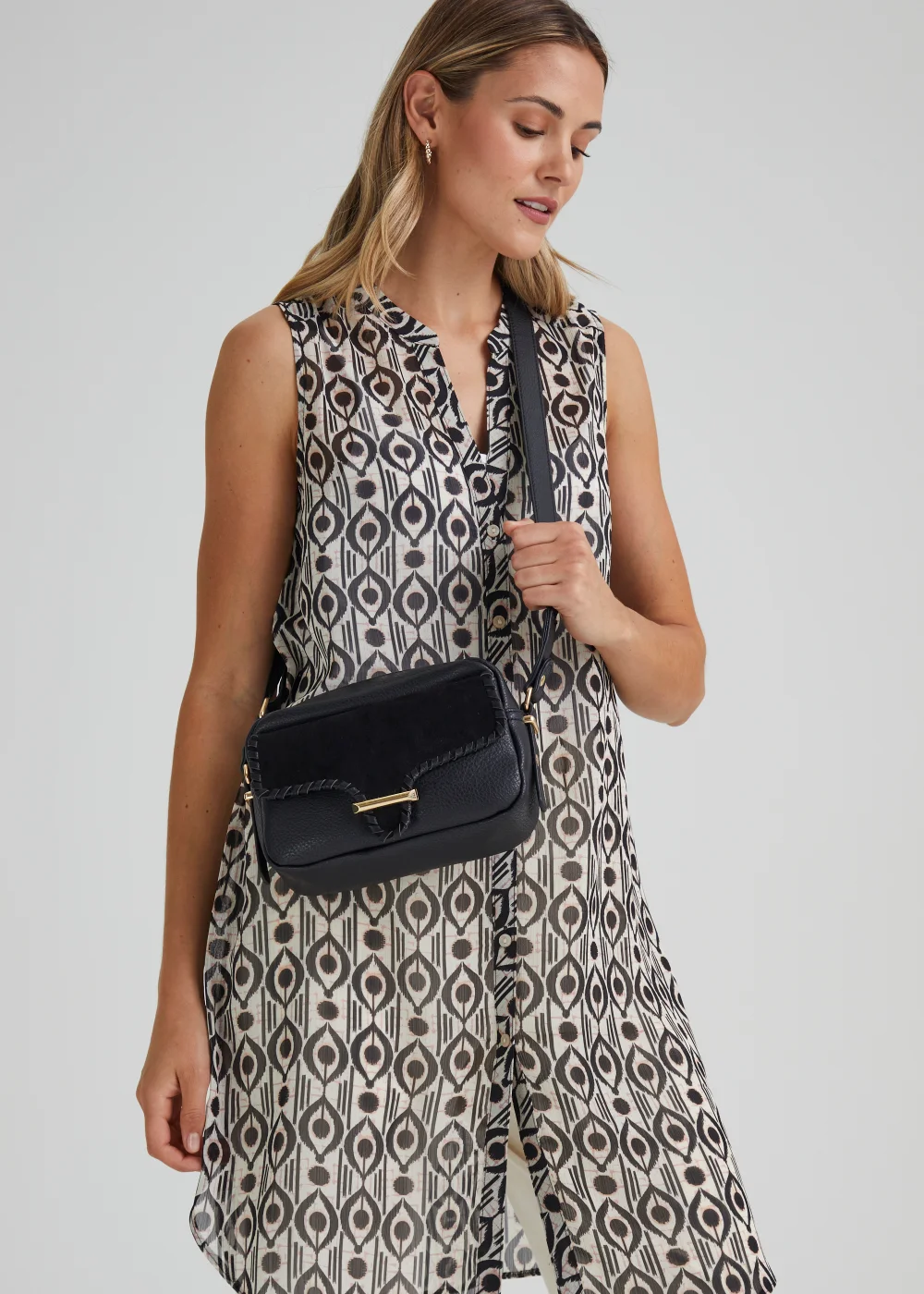 Black Whipstitch Camera Bag (14cm x 20cm x 6.5cm) - One Size Image 1