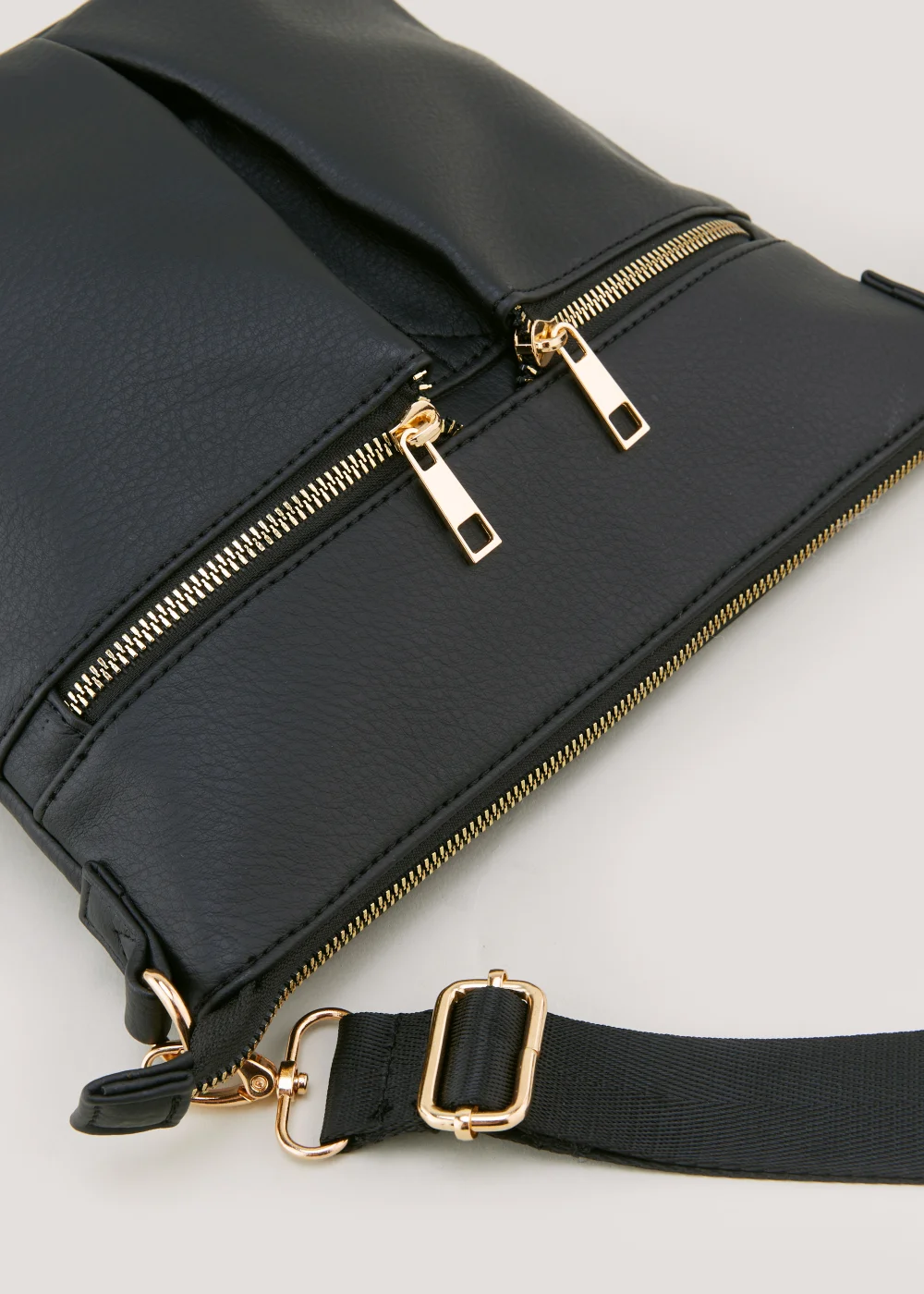 Black Cross Body Messenger Bag - One Size Image 2