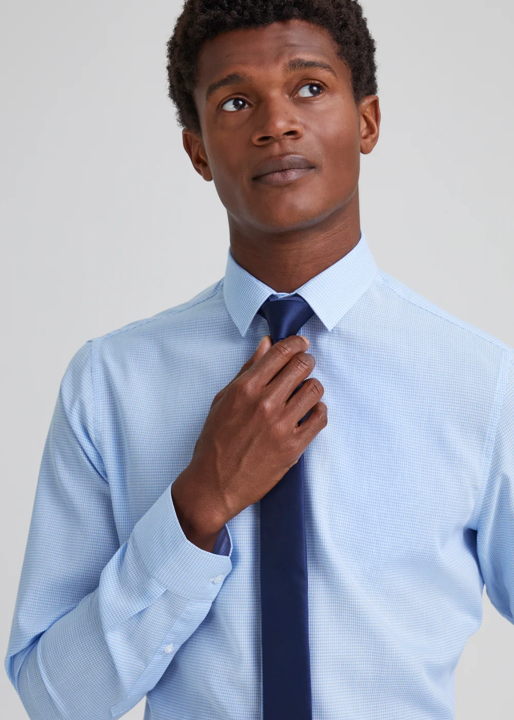 Taylor & Wright Blue Puppytooth Slim Fit Shirt & Tie - 15.5 Collar Image 3