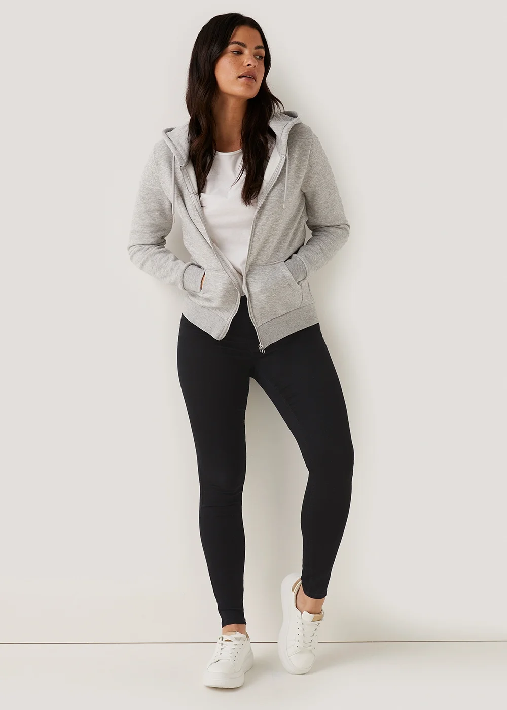 Rosie Black Pull On Jeggings (Long Length) - 8/L33 Image 3