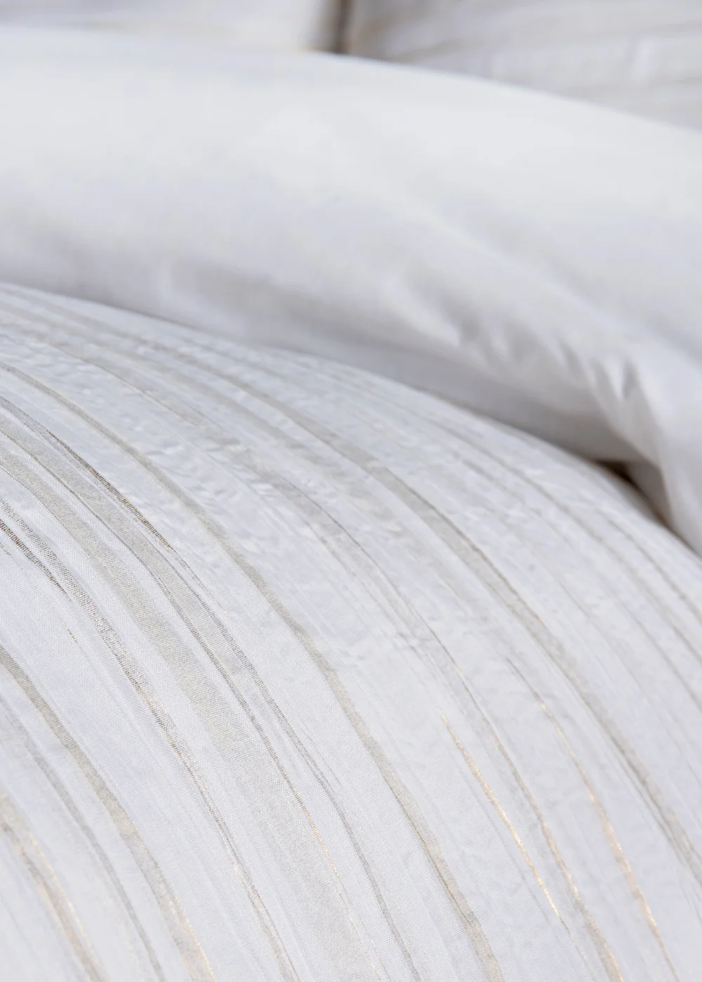White Metallic Crinkle Duvet Cover - Double Image 2