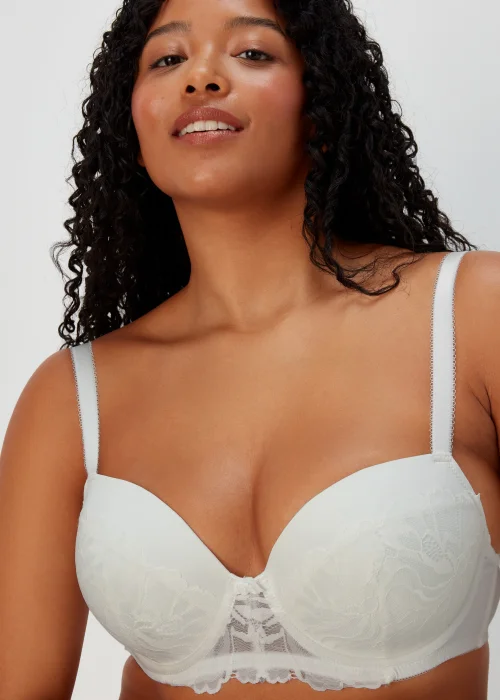 DD+ Cream Lace Padded Bra - 32DD Image 3