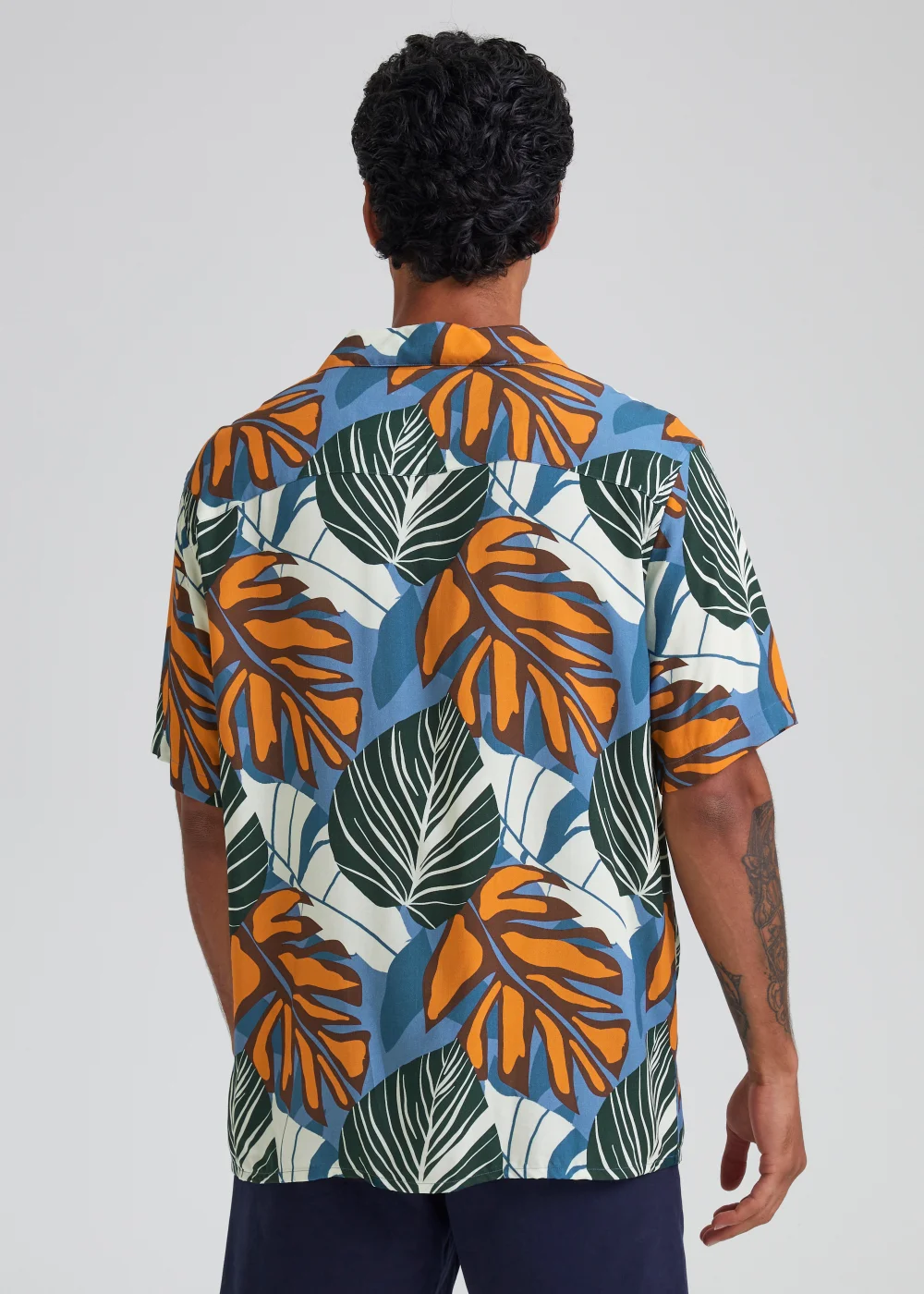Multicoloured Leaf Print Revere Short Sleeve Shirt - Small Image 2