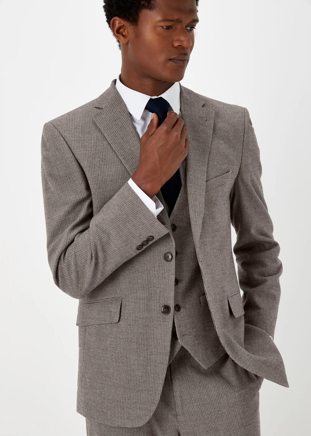 Taylor & Wright Severn Brown Tailored Fit Jacket - 38 Chest Regular Image 3