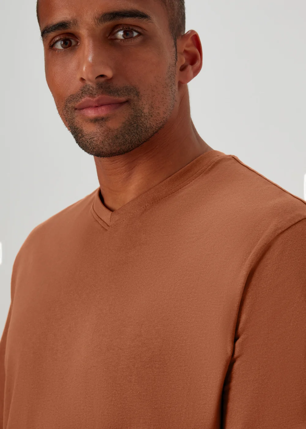 Brown Essential V-Neck T-Shirt - Small Image 3