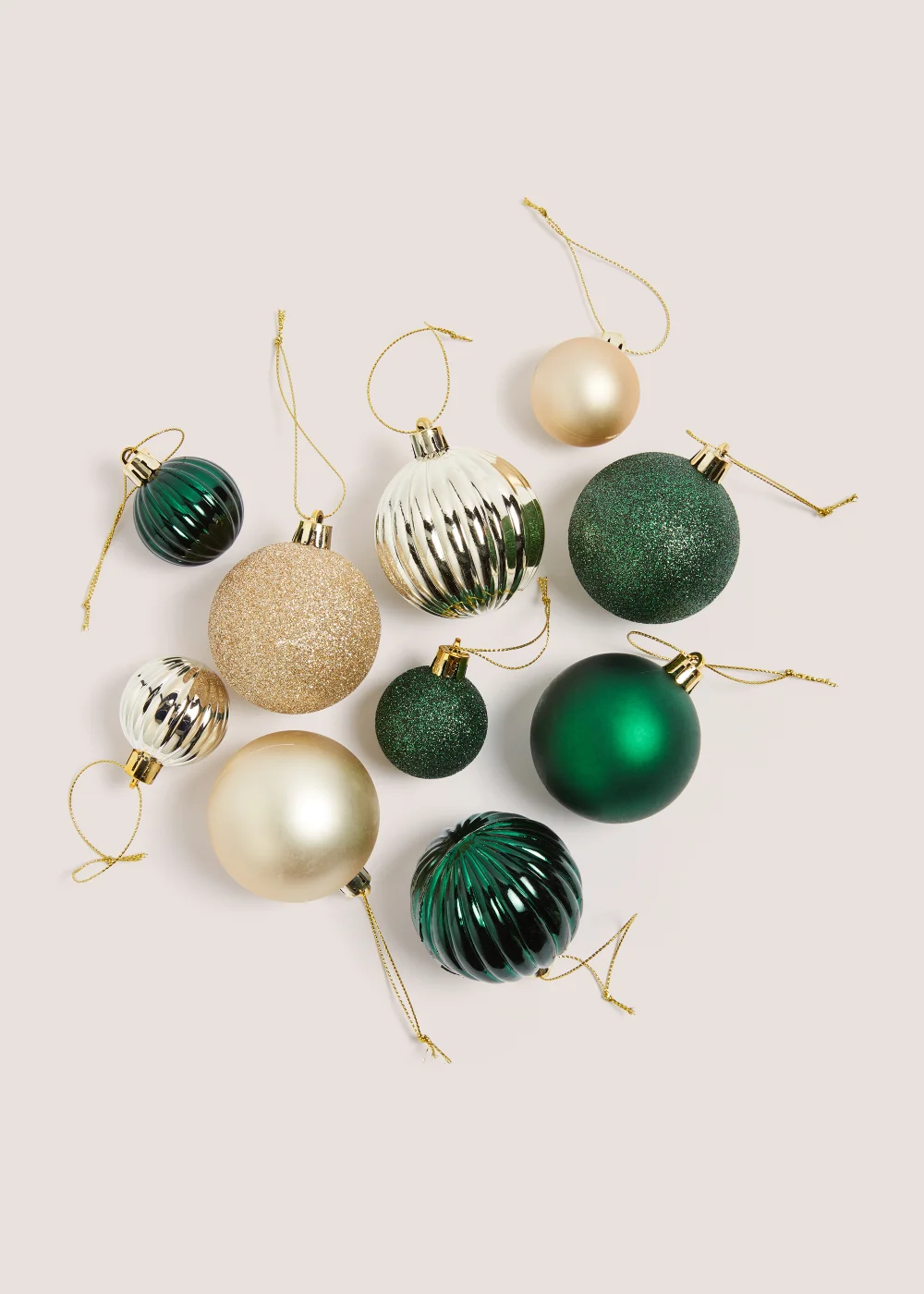 20 Pack Green & Gold Christmas Baubles Image 2