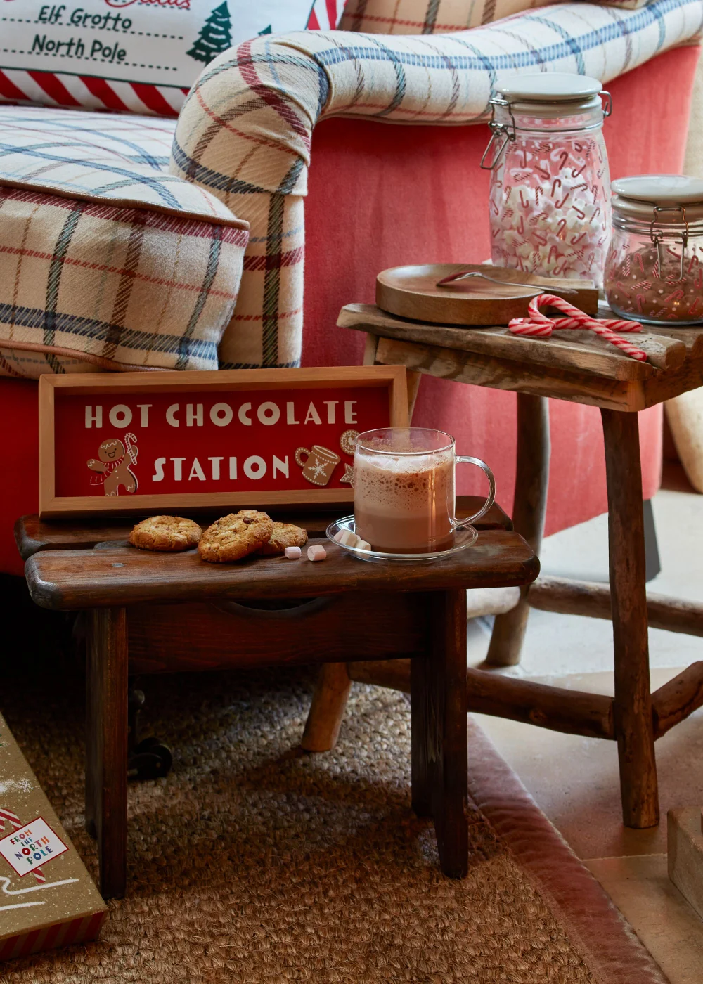Wooden Hot Chocolate Sign (30cm x 4cm x 10.5cm) Image 3