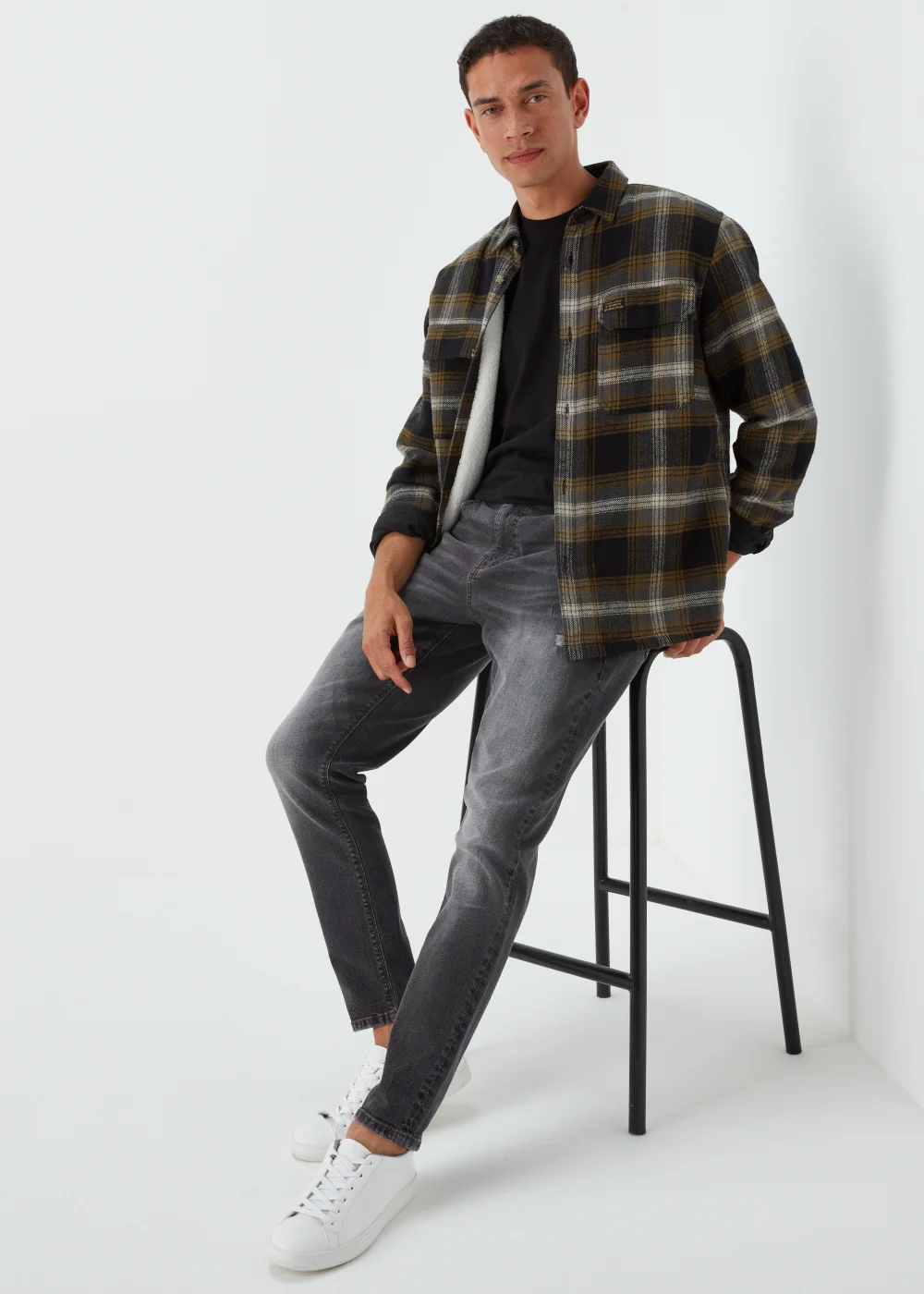 Black Wash Slim Fit Tapered Jeans - 30 Waist Regular Image 4