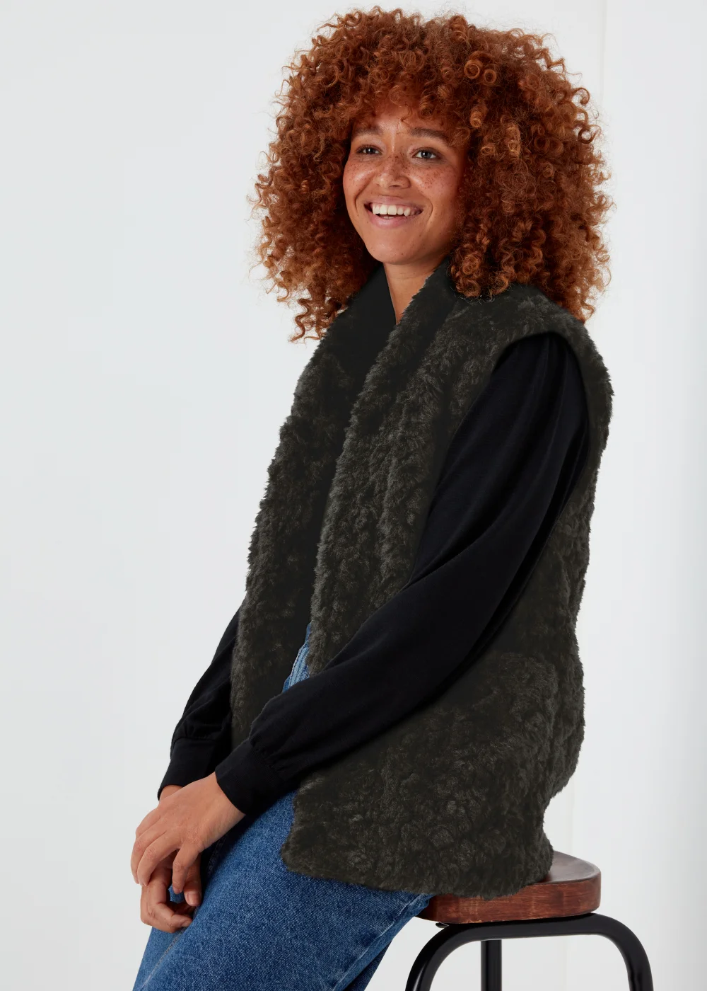 Black Faux Fur Gilet - 8 Image 4