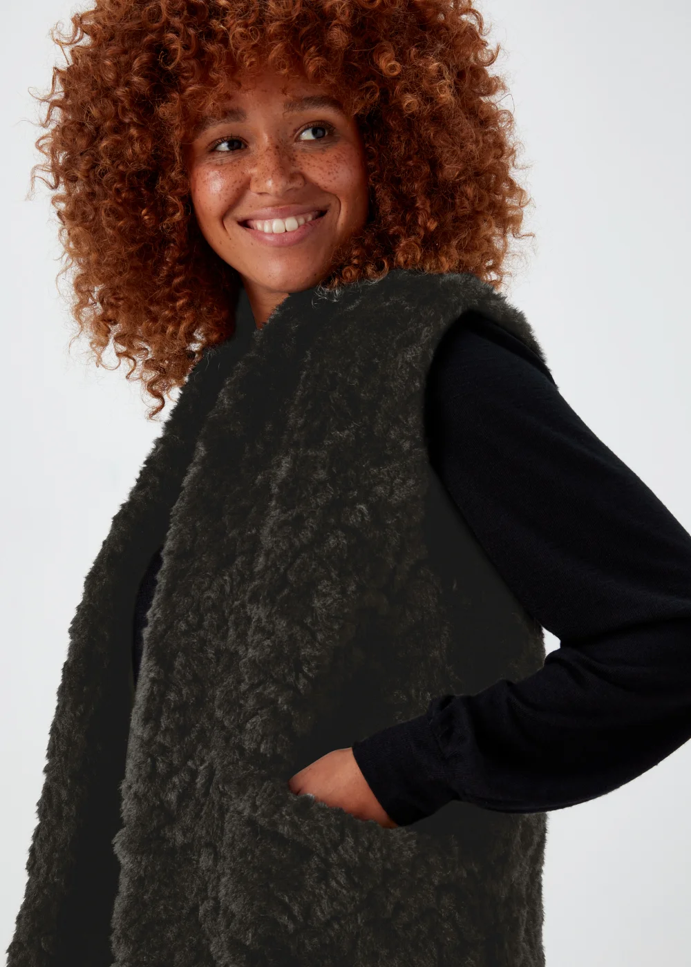 Black Faux Fur Gilet - 8 Image 3