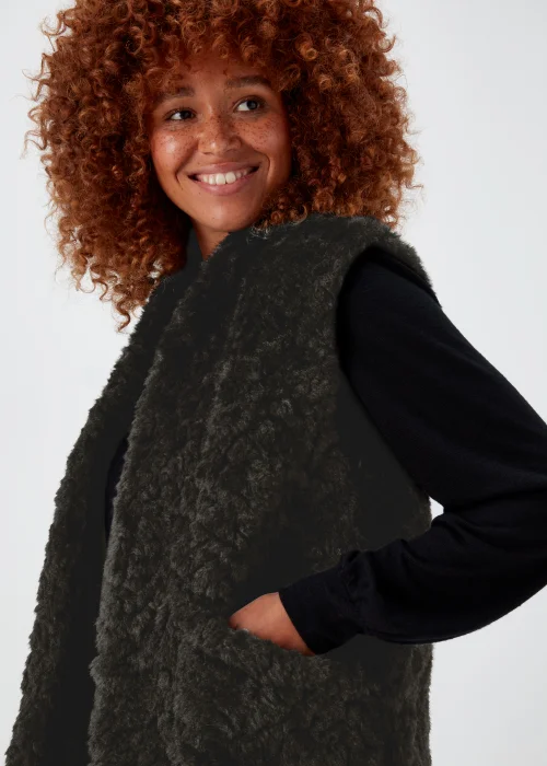 Black Faux Fur Gilet - 8 Image 3