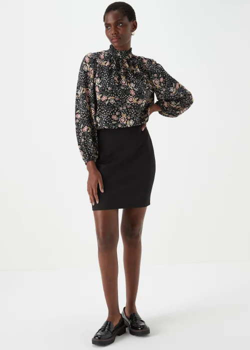 Black Textured Mini Skirt - 8 Image 1