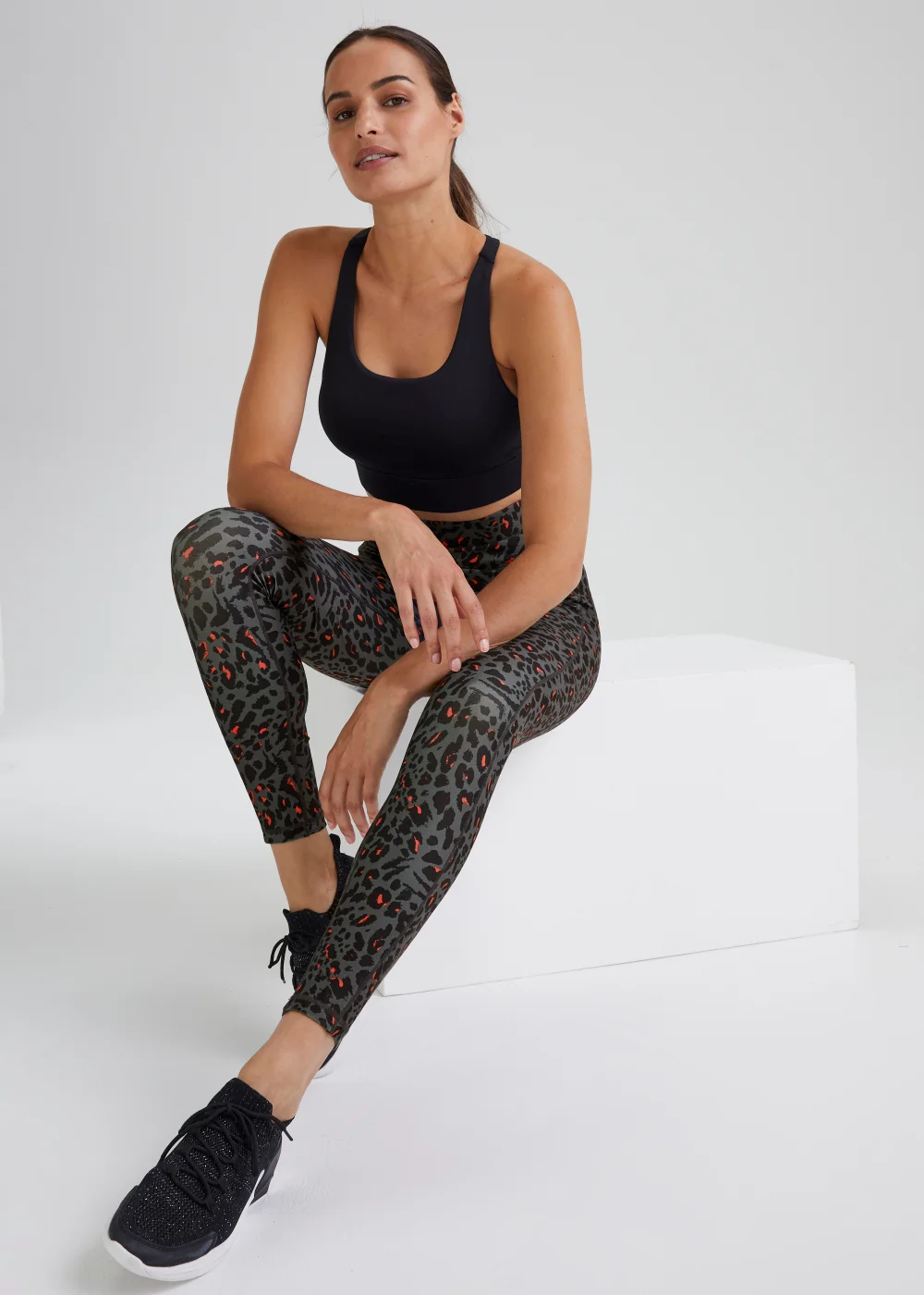 Souluxe Black Leopard Print Sports Leggings - 8 Image 4