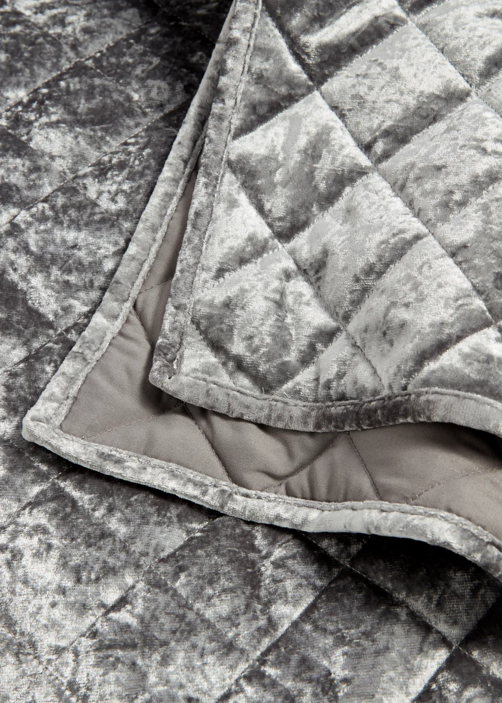 Silver Quilted Crushed Velvet Bedspread (235cm x 235cm) Image 2