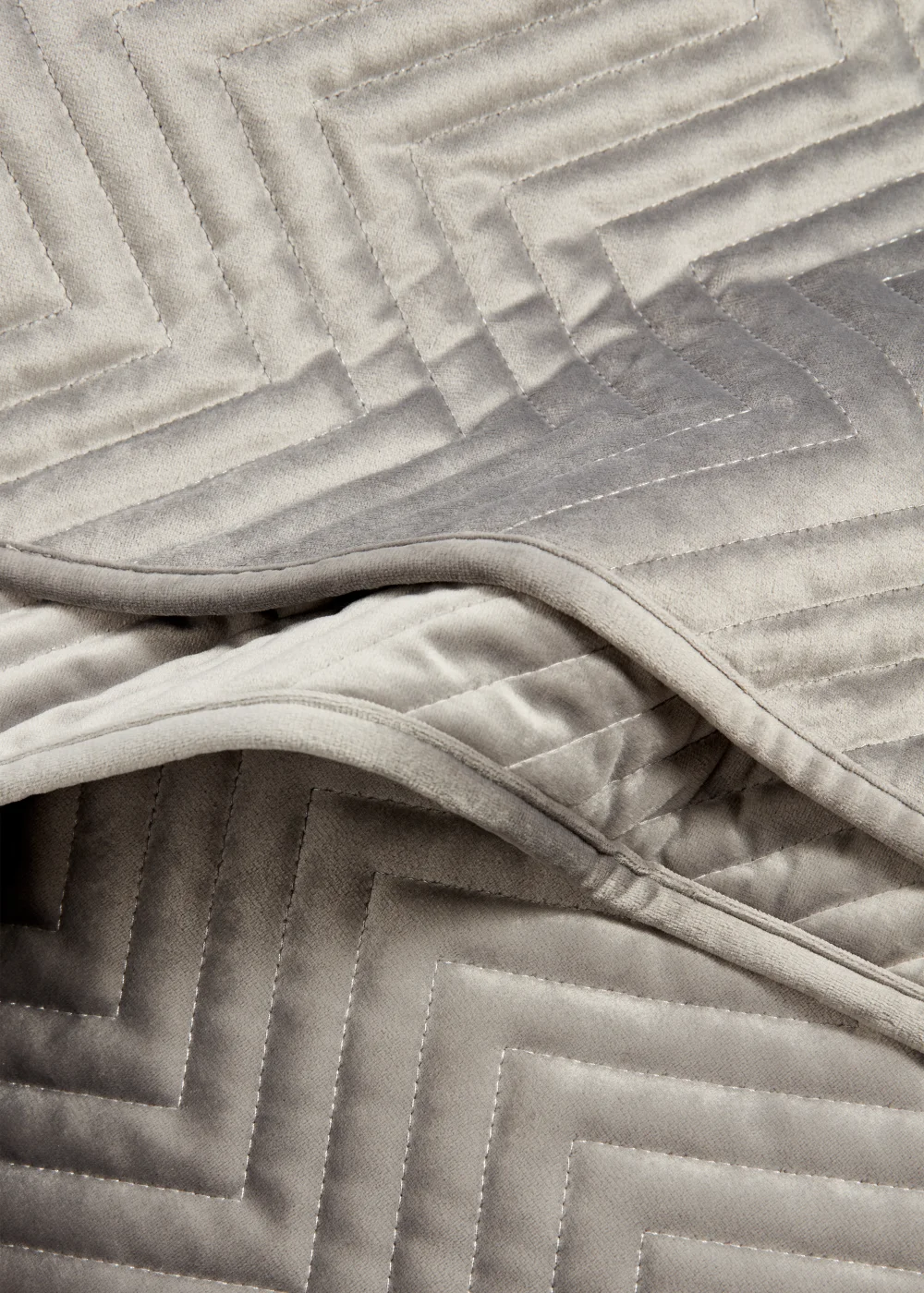 Grey Velvet Quilted Bedspread (235cm x 235cm) Image 2