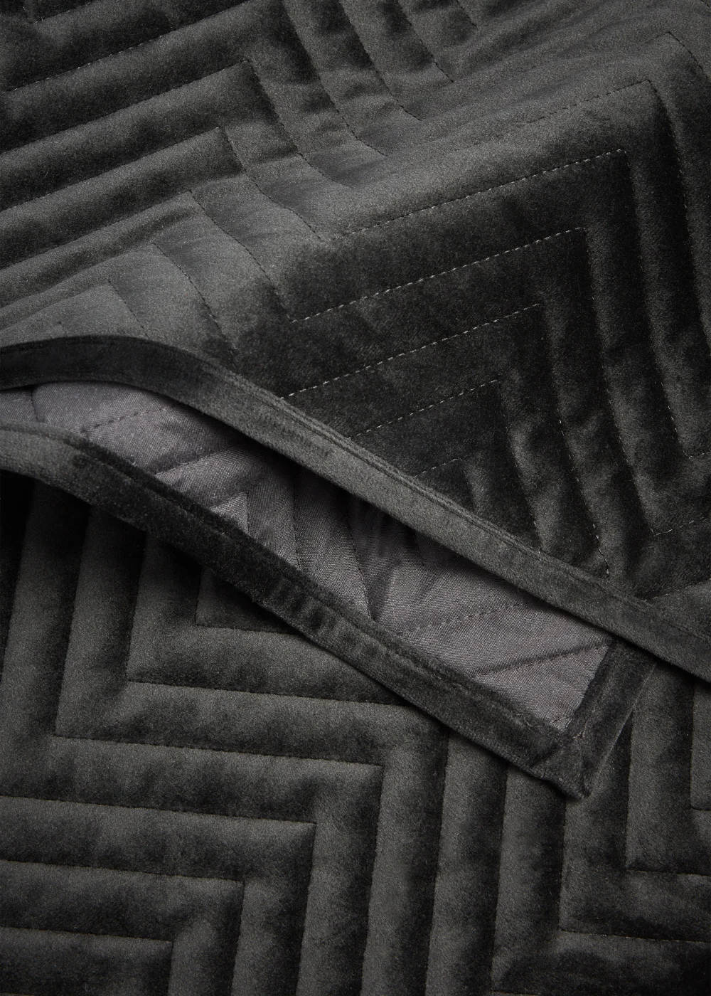 Black Velvet Quilted Bedspread (235cm x 235cm) Image 2