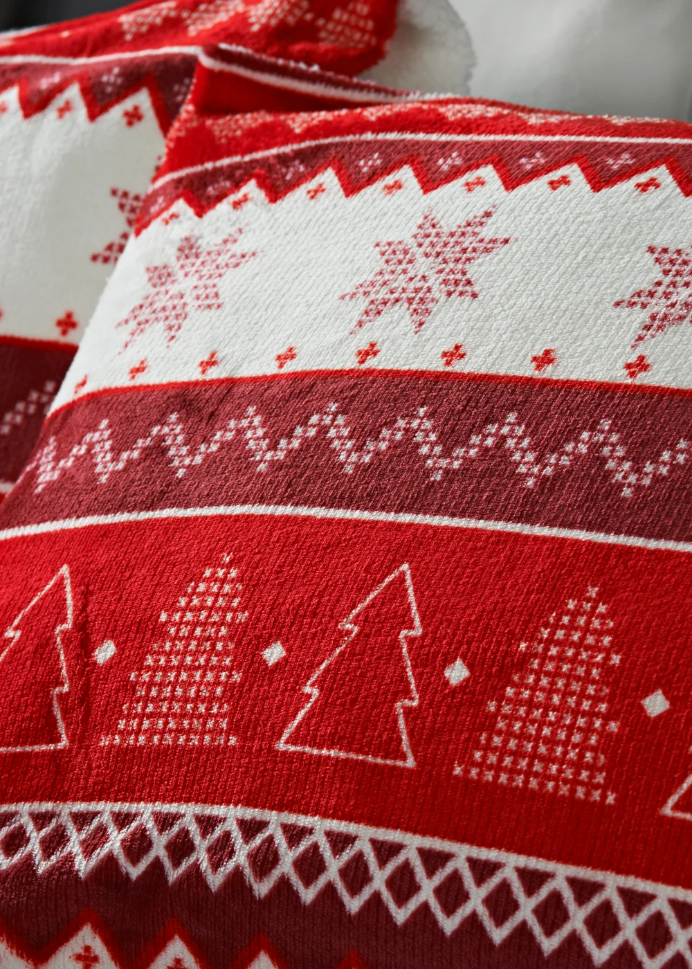 Red Fair Isle Print Fleece Duvet Cover - Single Image 2