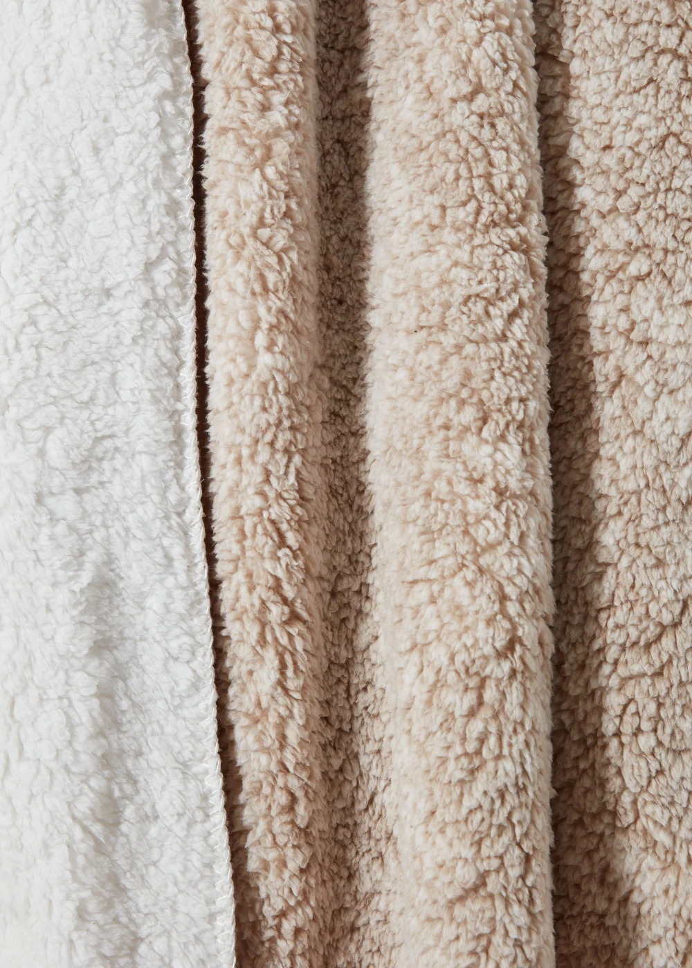 Beige Frosted Teddy Fleece Throw (150cm x 180cm) Image 2
