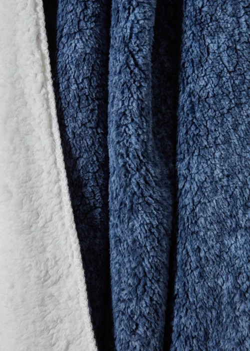 Blue Frosted Teddy Fleece Throw (150cm x 180cm) Image 2