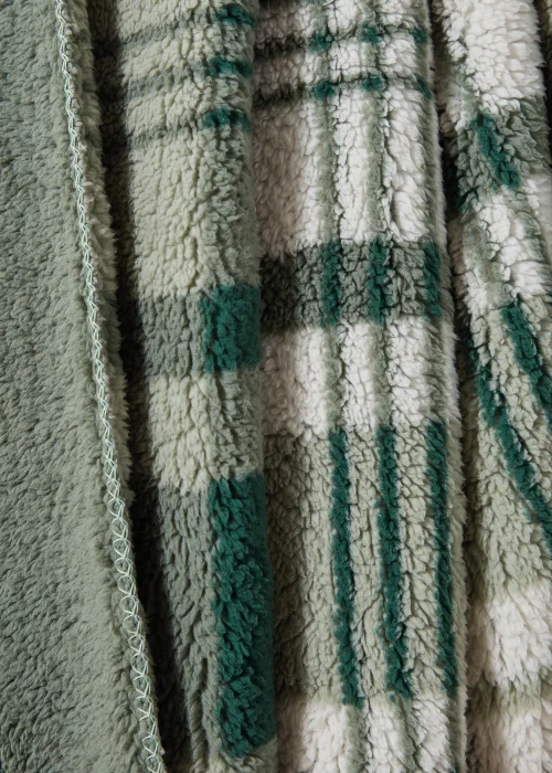 Green Check Teddy Fleece Throw (150cm x 180cm) Image 2