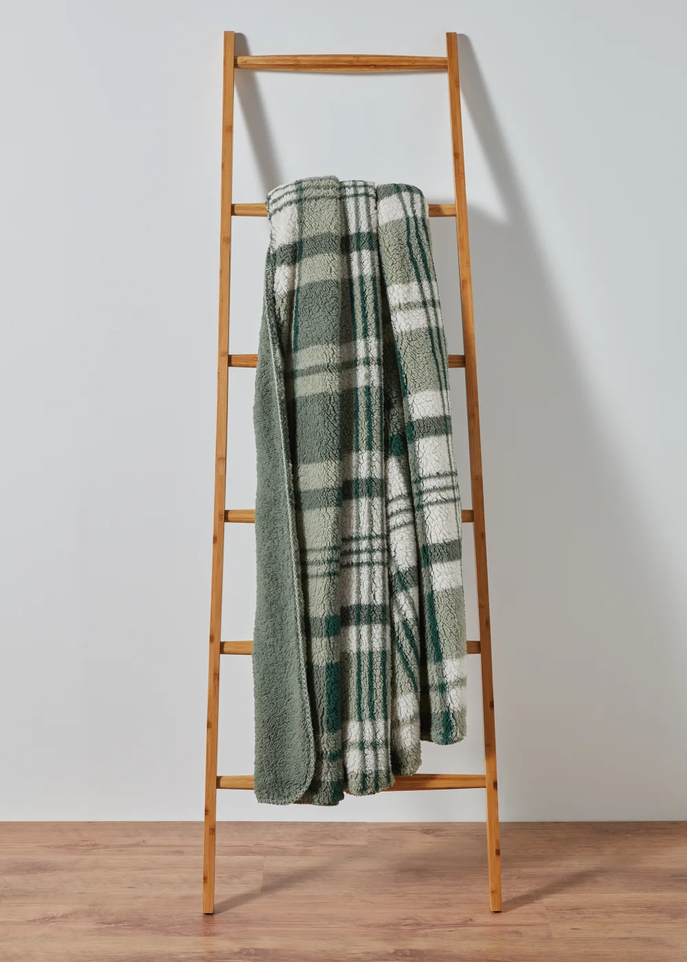 Green Check Teddy Fleece Throw (150cm x 180cm) Image 1