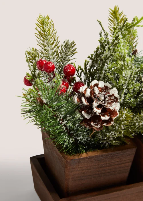 Berries in Wood Tray (25cm x 28cm x 9.5cm) Image 2