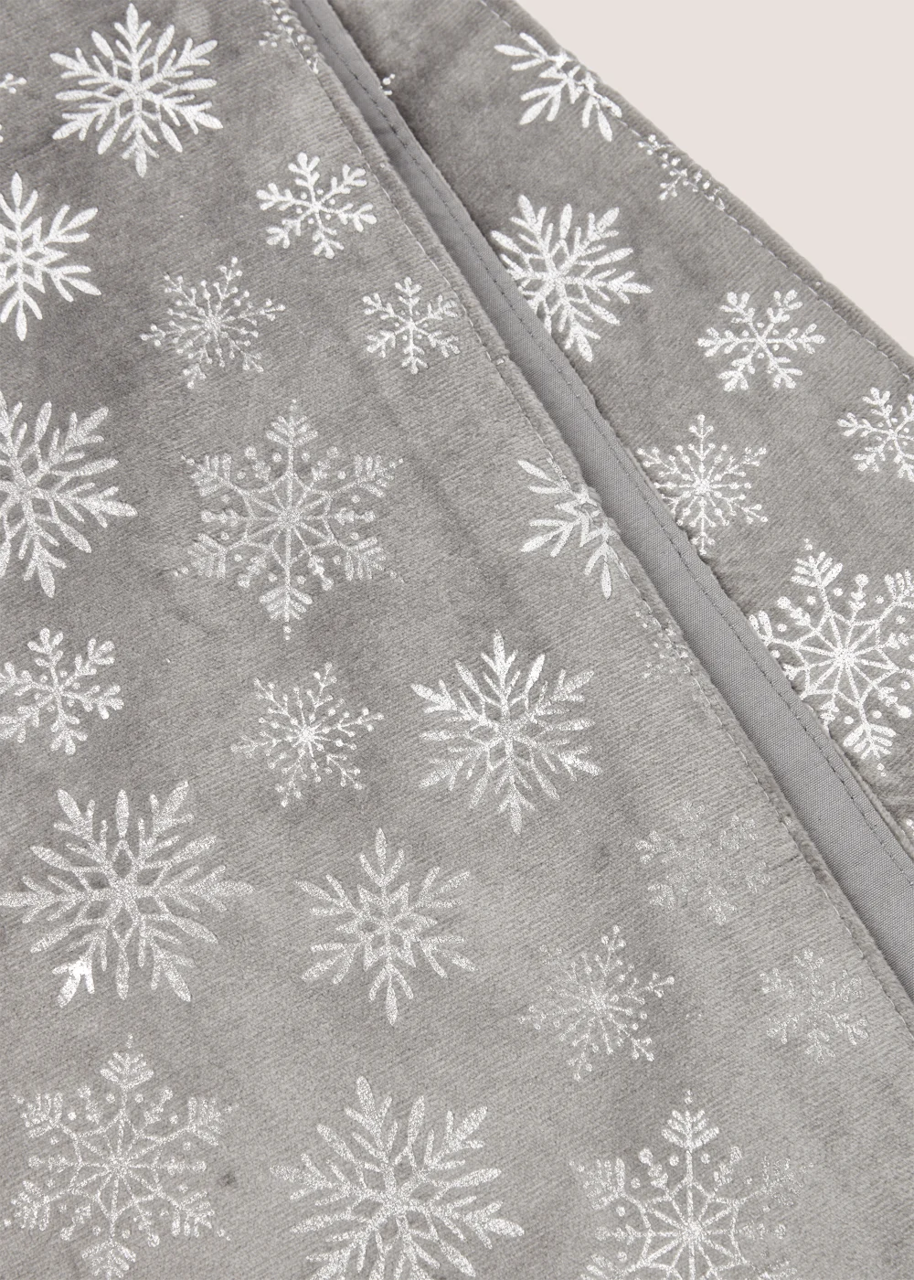 Grey Snowflake Runner (225cm x 35cm) Image 2