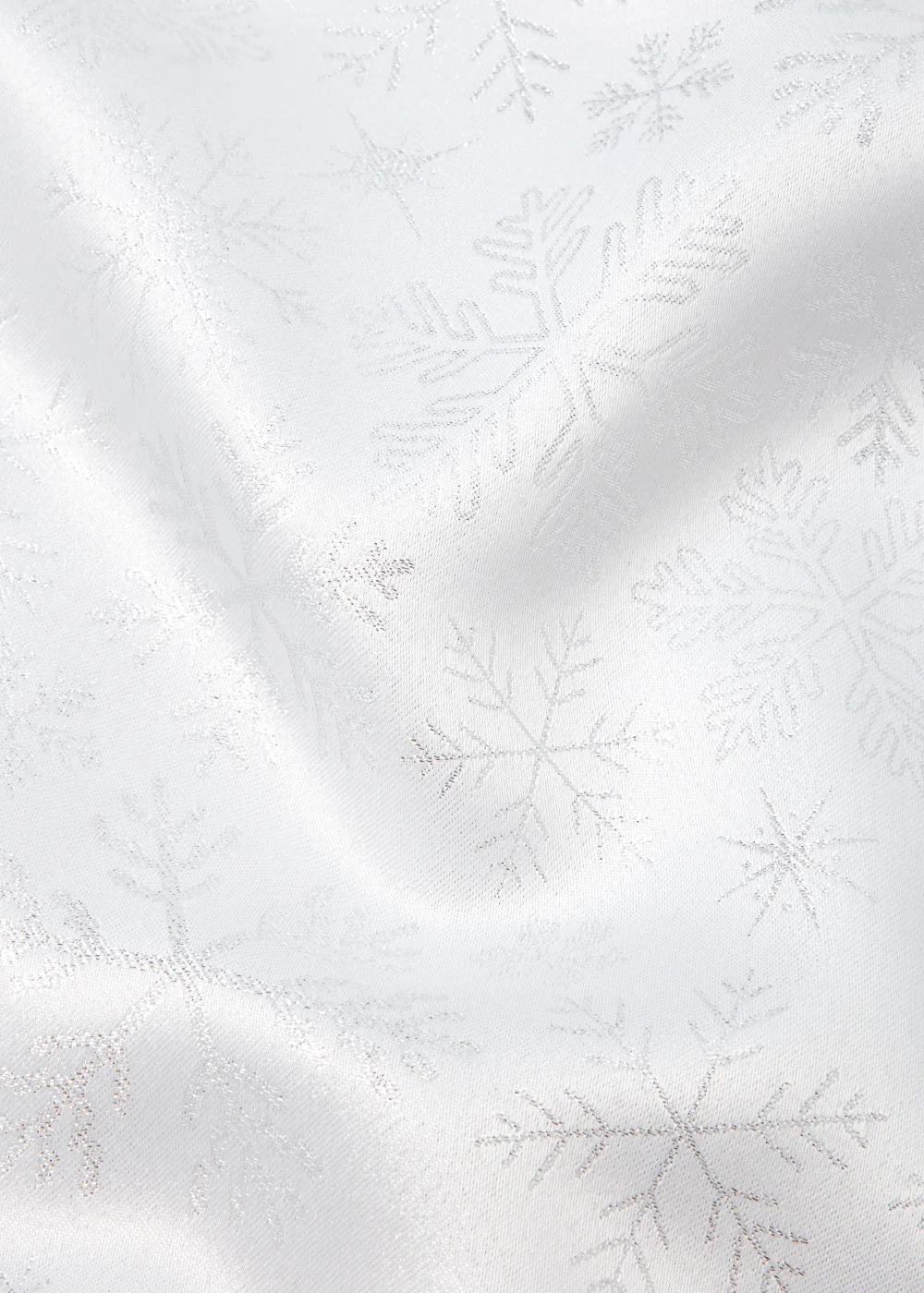 Snowflake Metallic Tablecloth (200cm x 135cm) Image 2
