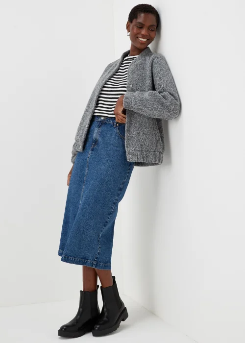 Black Stripe Crewneck Textured Top - Size 8 Image 4