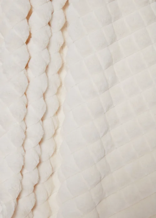 White Grid Faux Fur Throw (180cm x 150cm) Image 2