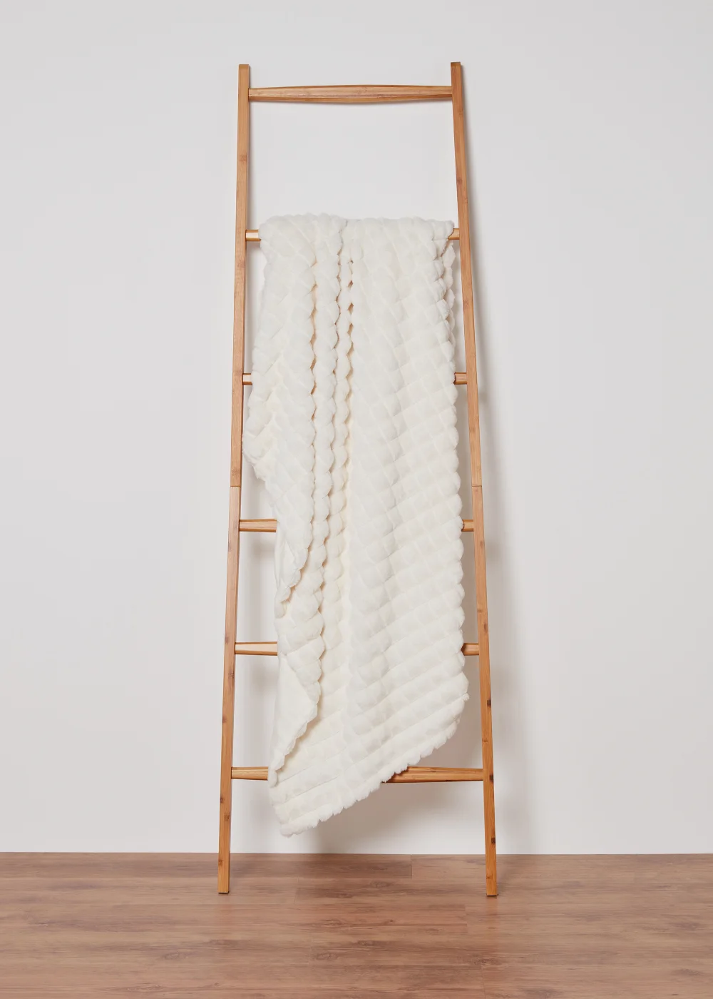 White Grid Faux Fur Throw (180cm x 150cm) Image 1