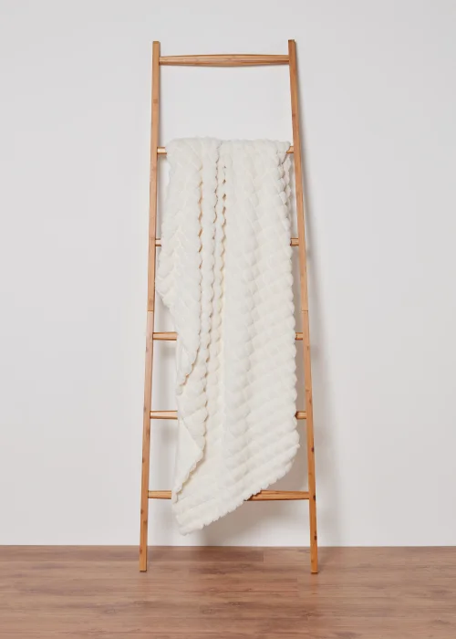 White Grid Faux Fur Throw (180cm x 150cm) Image 1