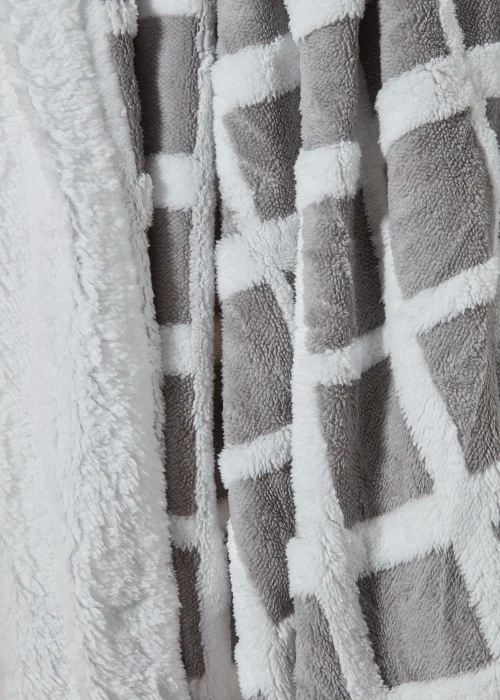 Grey Grid Teddy Fleece Throw (150cm x 180cm) Image 2