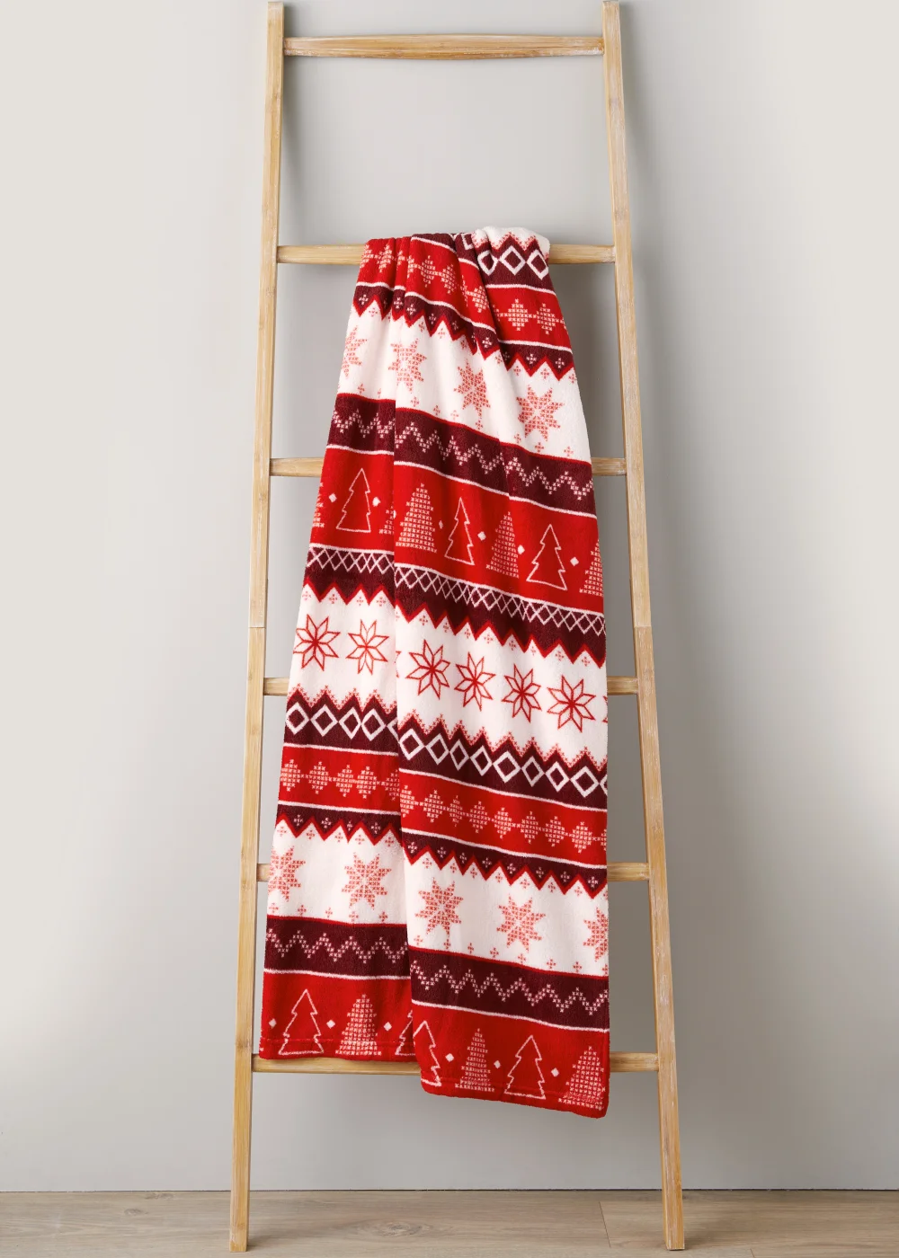 Red Fair Isle Print Throw (150cm x 130cm) Image 1