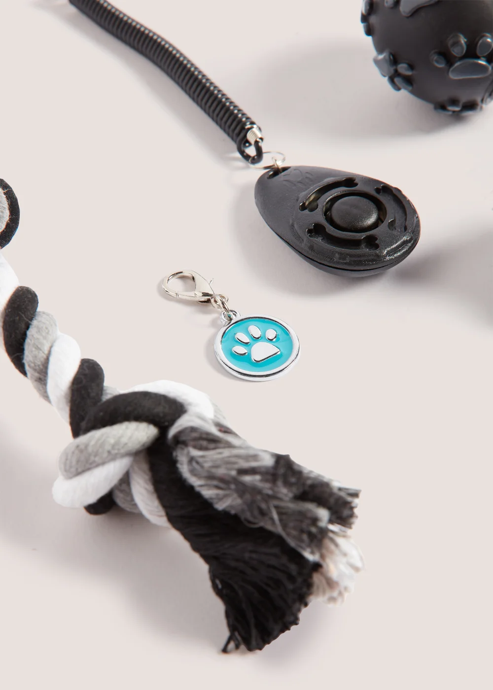 6 Piece Puppy Set (29cm x 23cm x 6.5cm) Image 2