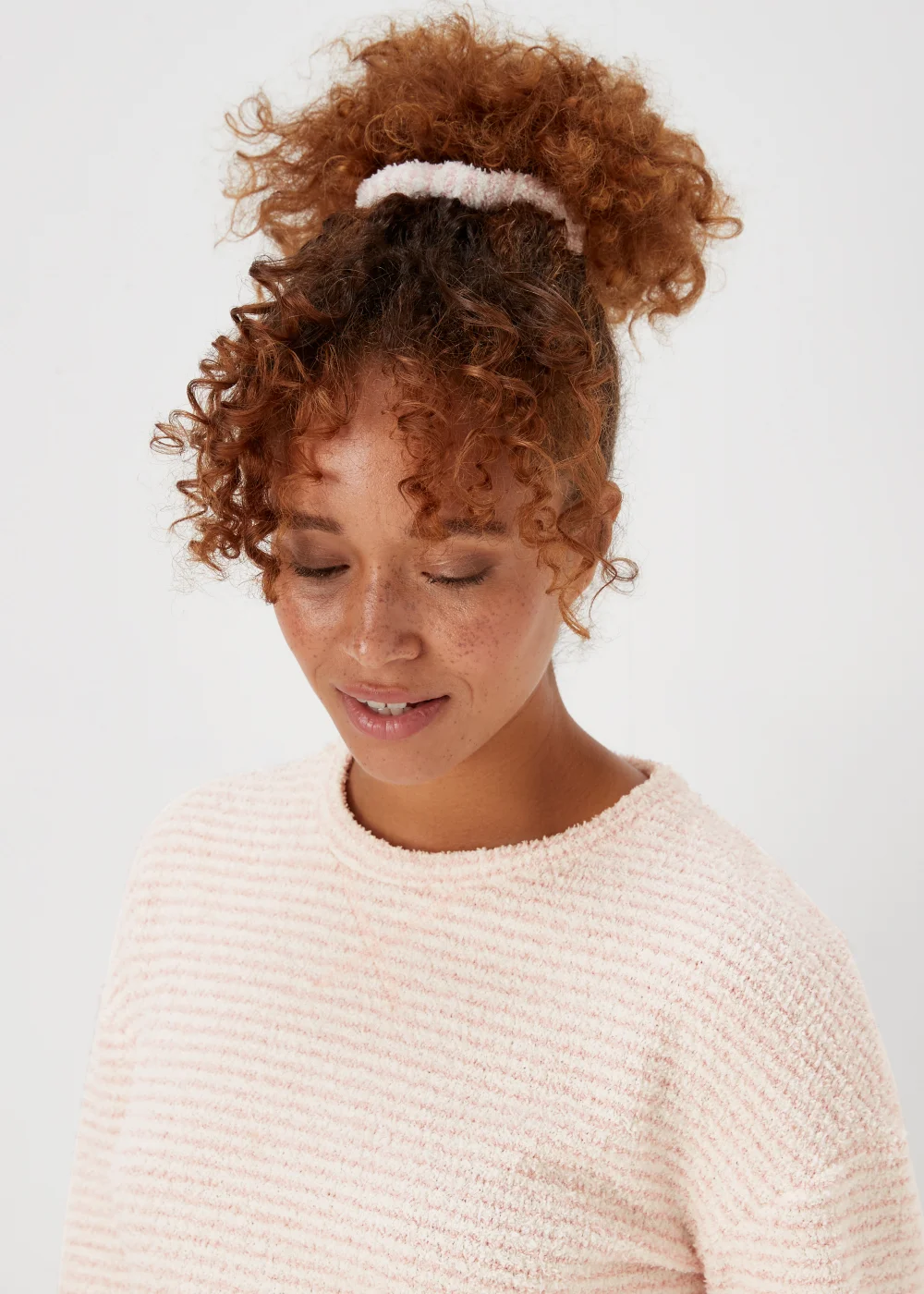 Pink Stripe Knitted Lounge & Scrunchie Set - Extra small Image 3