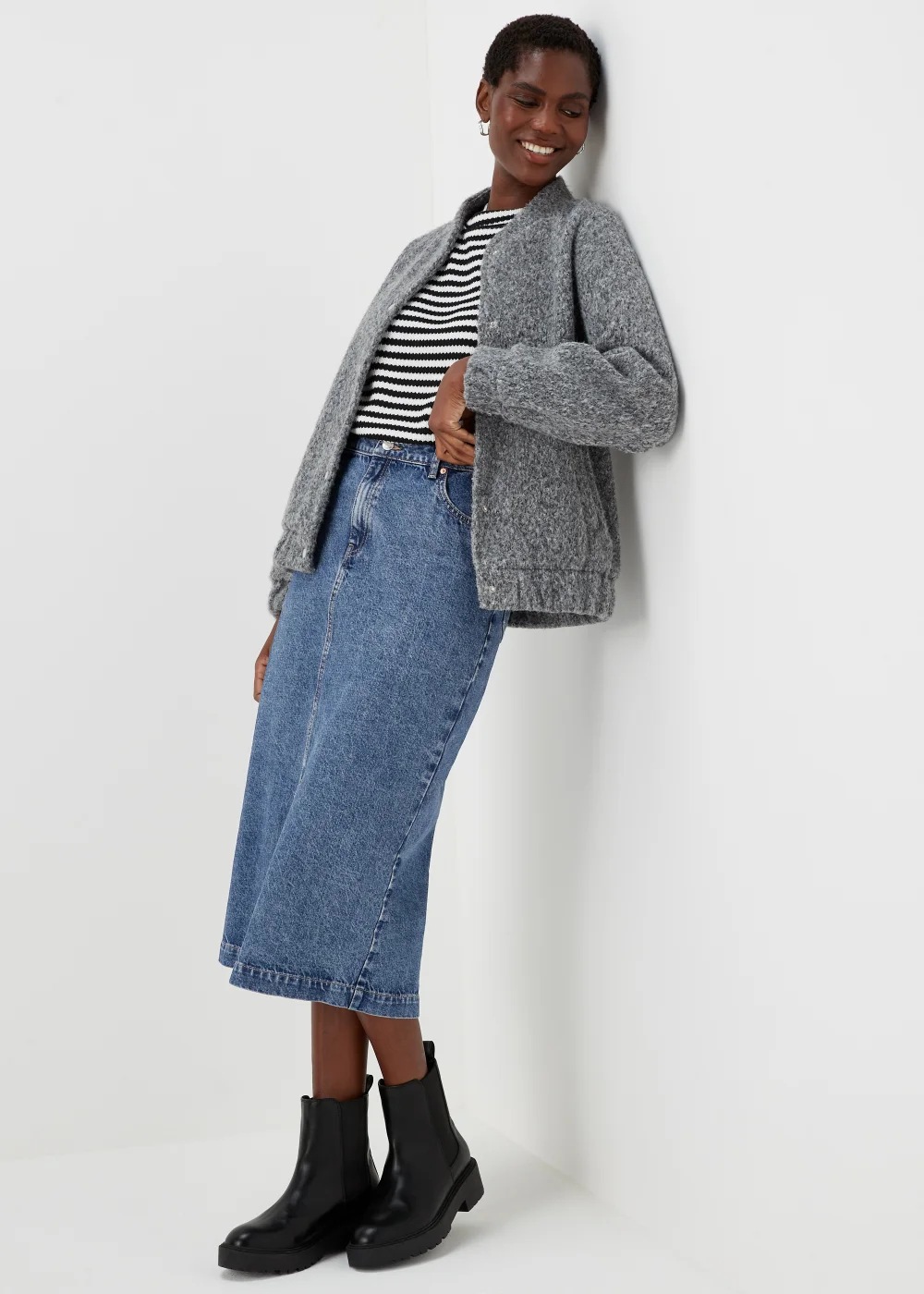Dark Wash Denim Midi Skirt - 8 Image 4