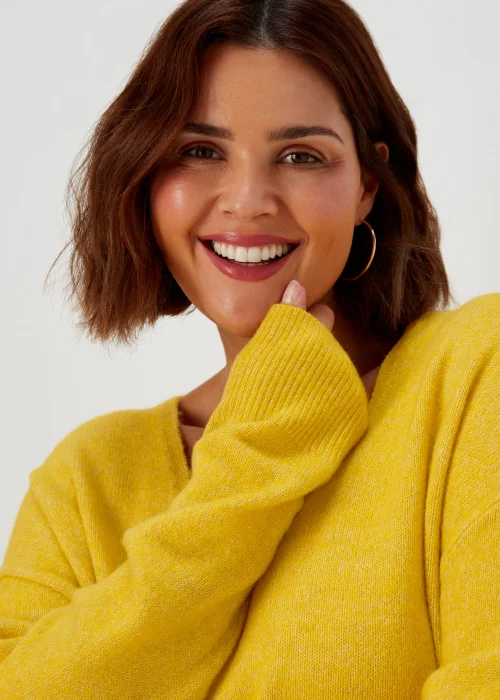 Papaya Curve Yellow V-Neck Jumper - 18-20 Image 3