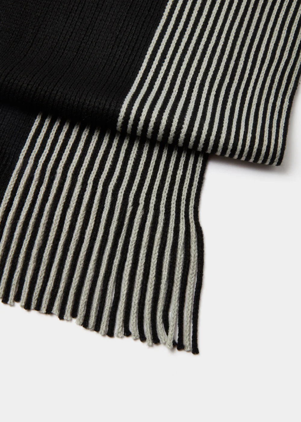 Black & Grey Thick Woven Scarf - One Size Image 2