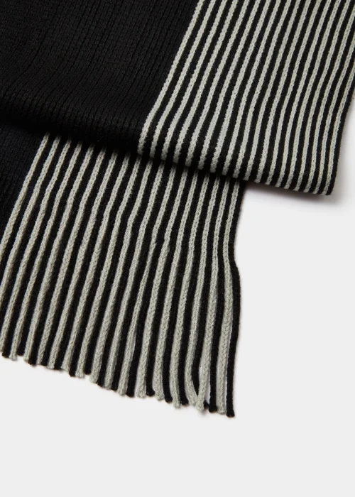 Black & Grey Thick Woven Scarf - One Size Image 2