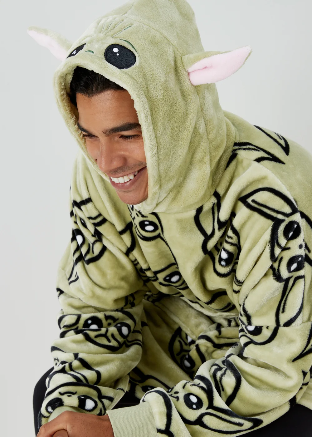 Green Mandalorian Print Snuggle Hoodie - One Size Image 3