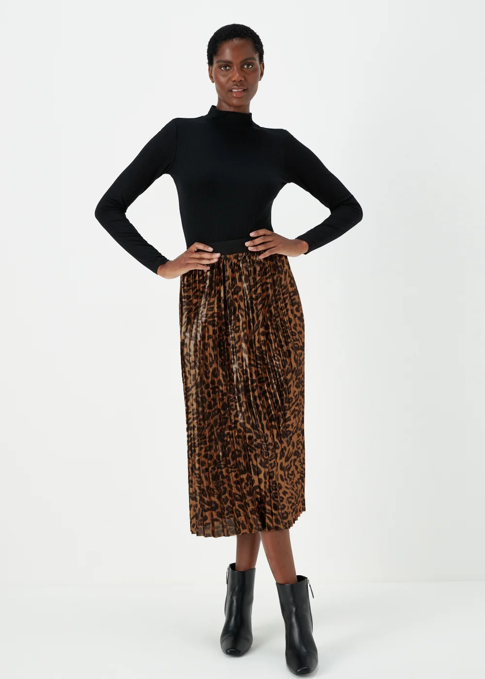 Gold Animal Print Plisse Midi Skirt - Size 8 Image 1