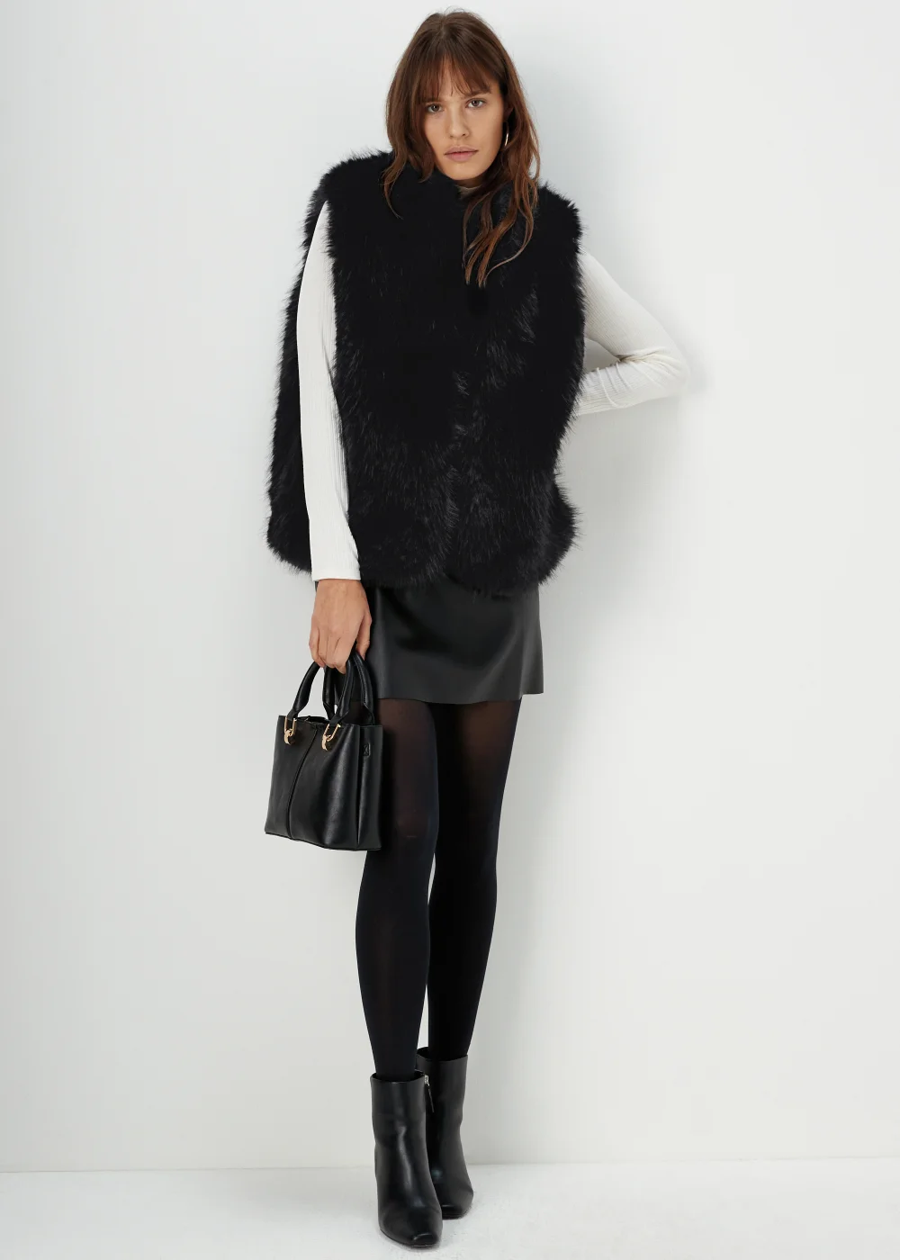Black Faux Fur Gilet - 8 Image 4
