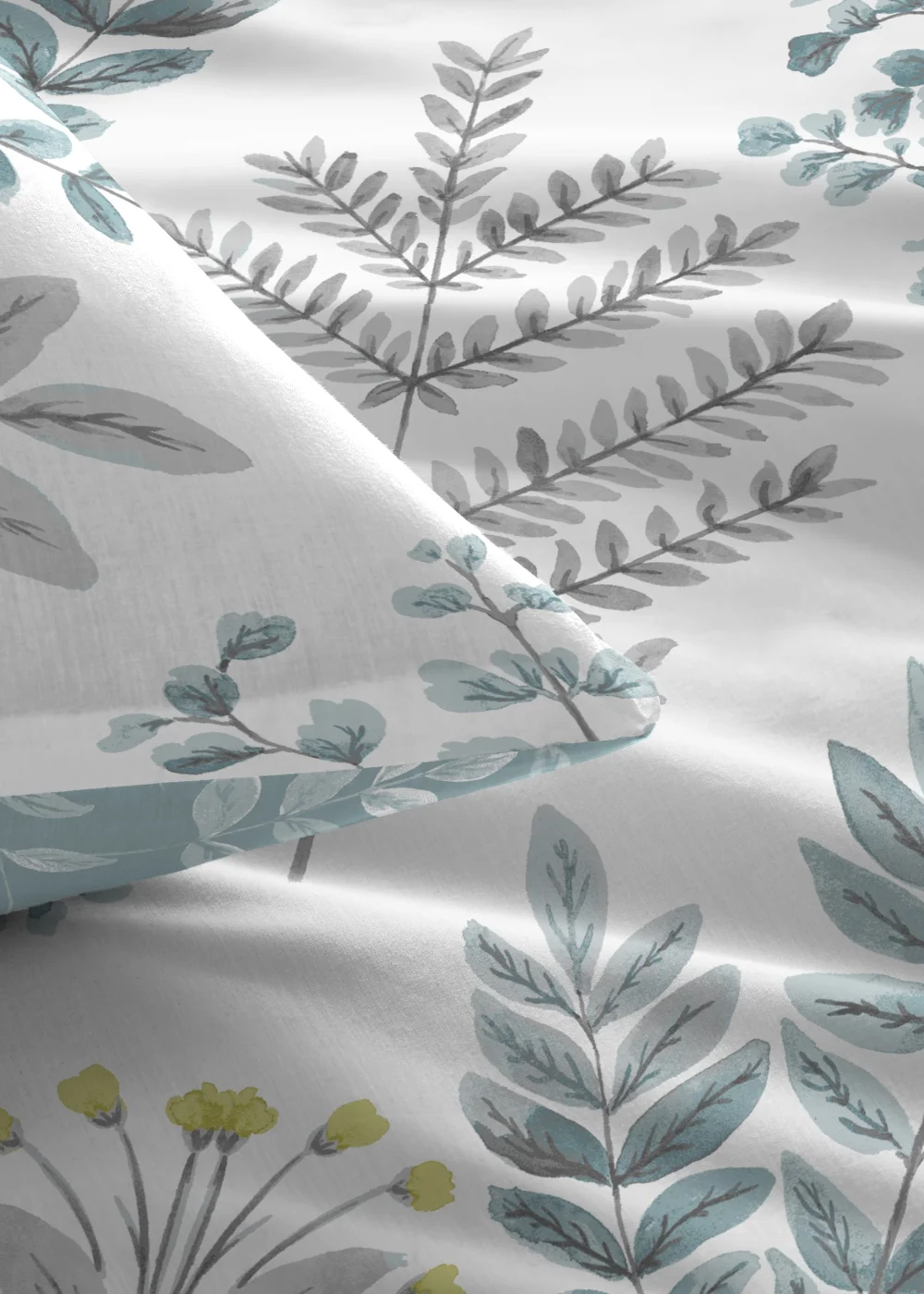 Dreams & Drapes Emily Duvet Set - Single Image 2