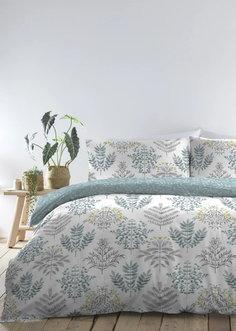 Dreams & Drapes Emily Duvet Set - Single Image 1